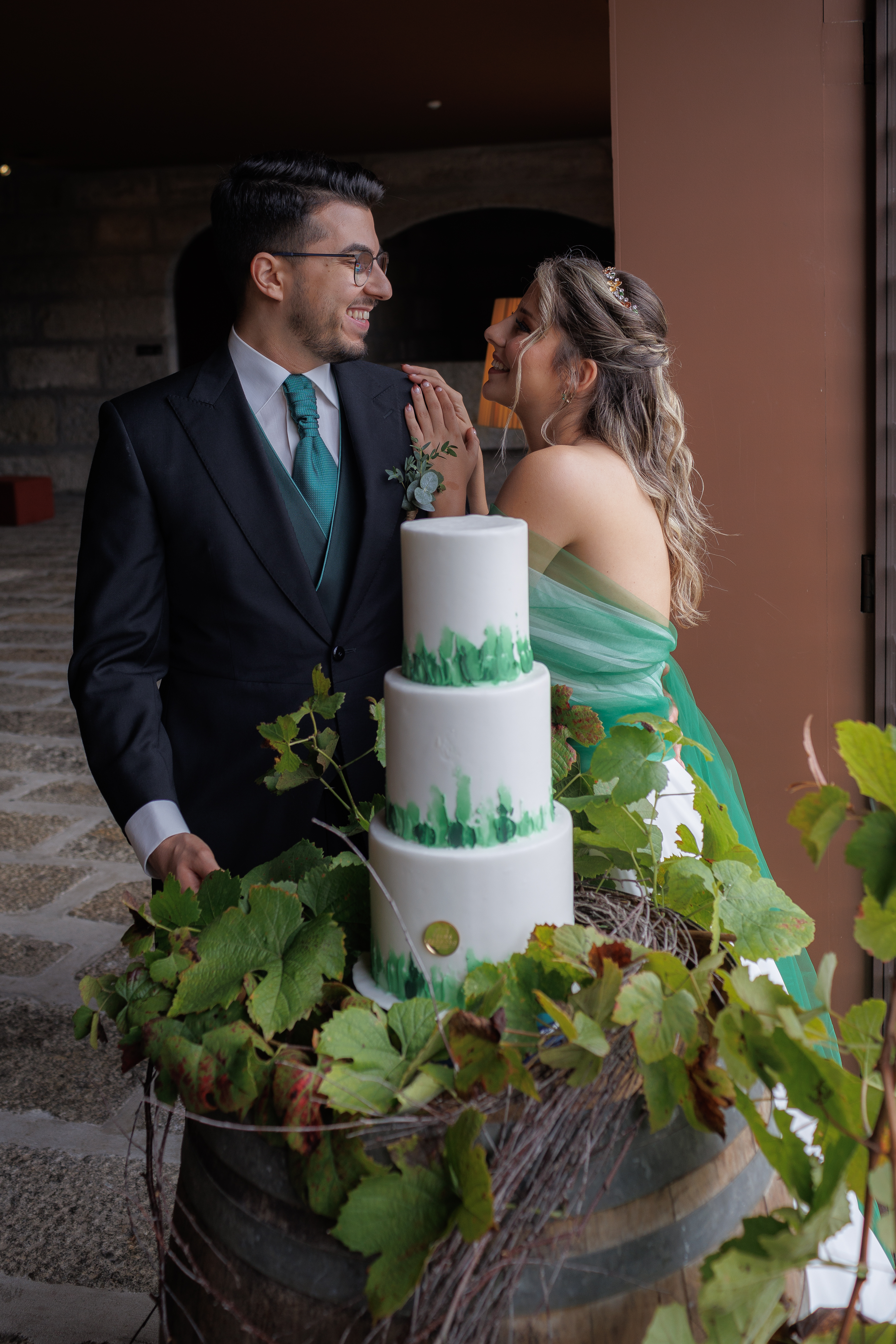 Espaço: Monverde Wine Experience Hotel | Fotografia: Fábrica da Fotografia | Estacionário: Miminhos Rita Catita | Wedding Planner: Romana Pereira Plant Based Weddings | Makeup & Cabelo: Carla Silva Makeup Pro | Vestido de noiva: A Noiva Lusa | Cake Design: Telma Pedroso Cake Design | Flores: Arty Floral Decor by Sandra