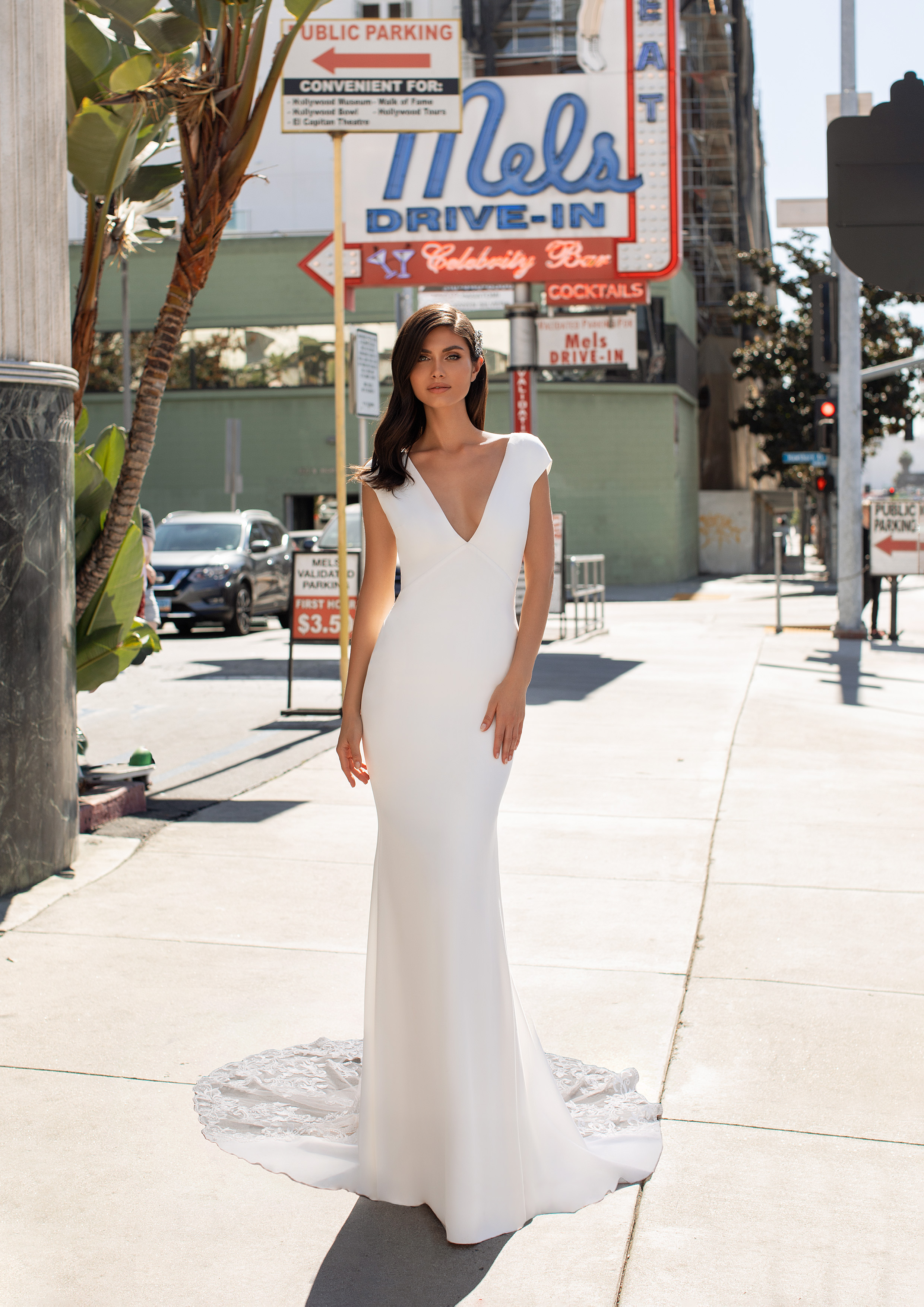 Vestido de noiva modelo Peters da coleção Pronovias 2021 Cruise Collection