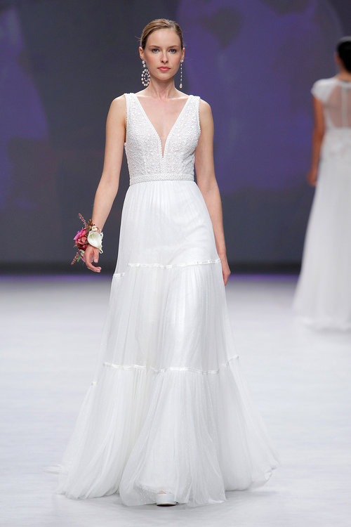 Aire Barcelona. Credits: Valmont Barcelona Bridal Fashion Week