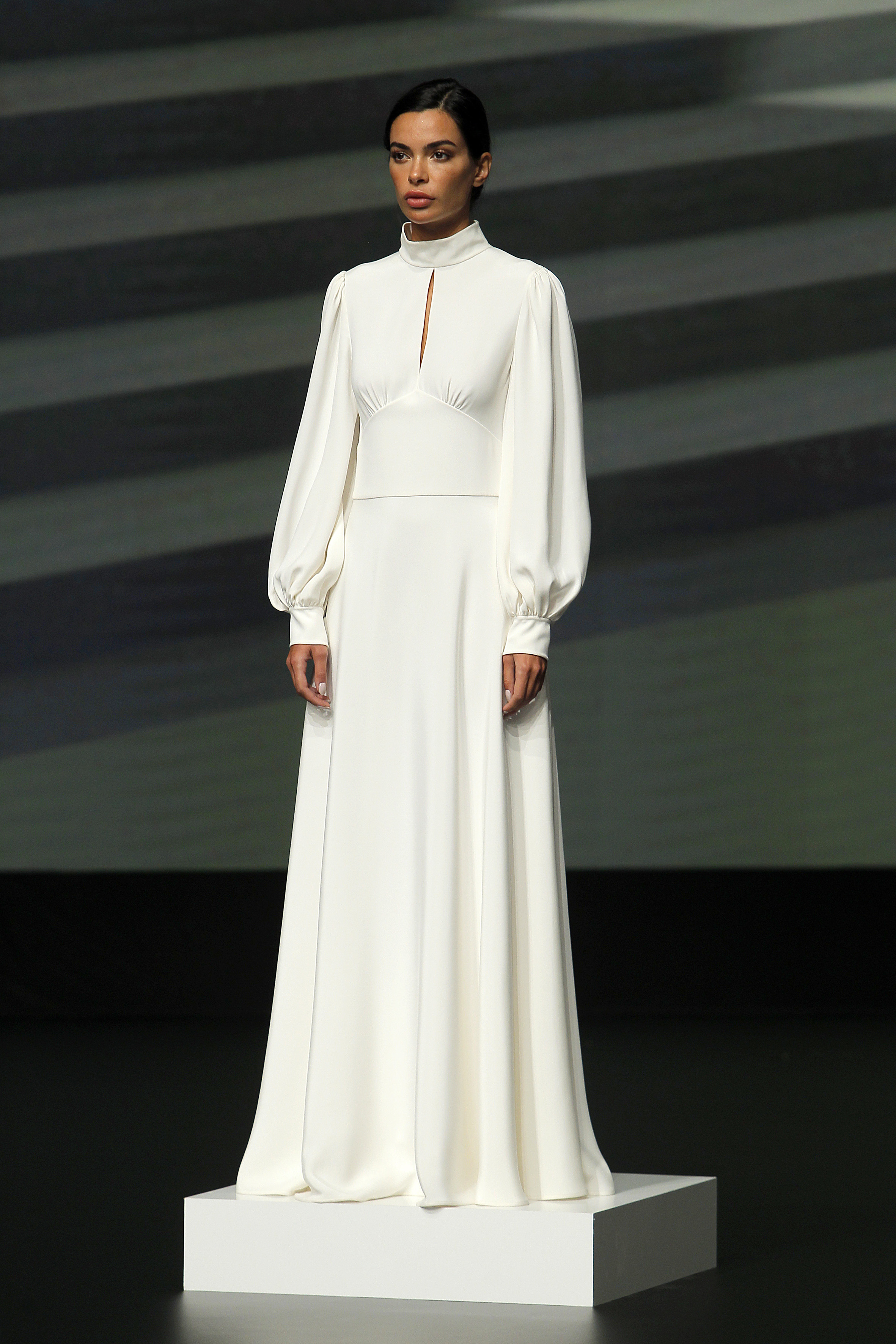 Carta Branca | Créditos: Valmont Barcelona Bridal Fashion Week 2020