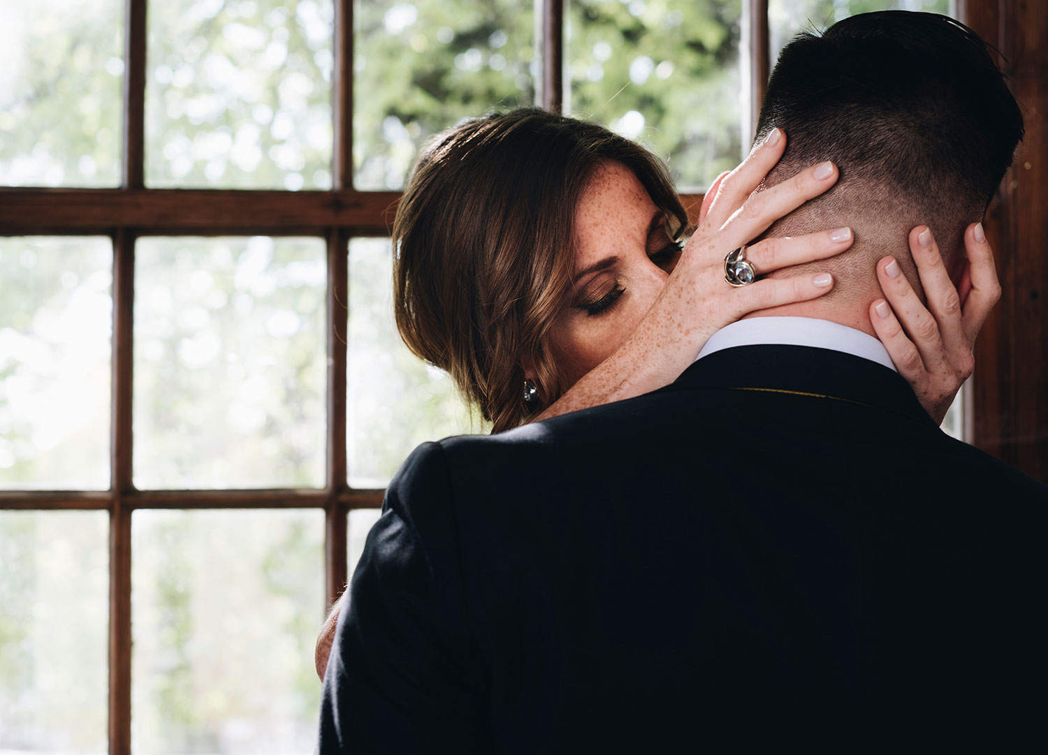 Fotografia: Nelson Marques + Andreia Torres Photography | Styling: GUIDA Design de Eventos ® | Vestido de noiva & Alta costura: Atelier Gio Rodrigues | Fato de noivo: Alfaiataria Lusa | Maquilhagem e cabelo: Espelho Meu | Joias: Peririnha, Montblanc e Styliano