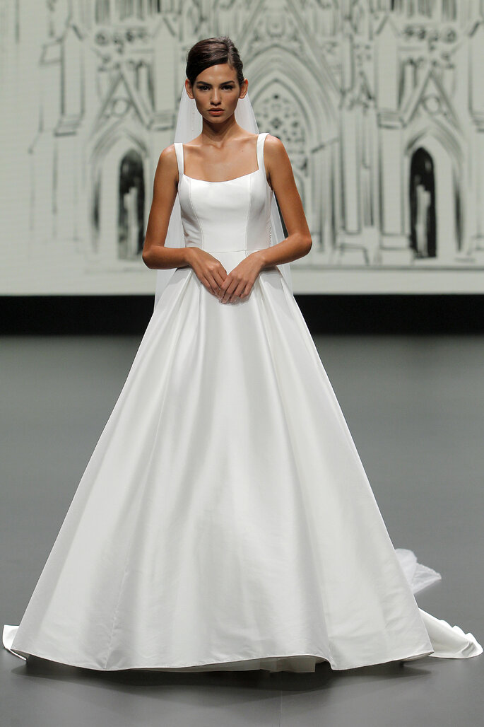House of St. Patrick 2021 | Créditos: Valmont Barcelona Bridal Fashion Week 2020