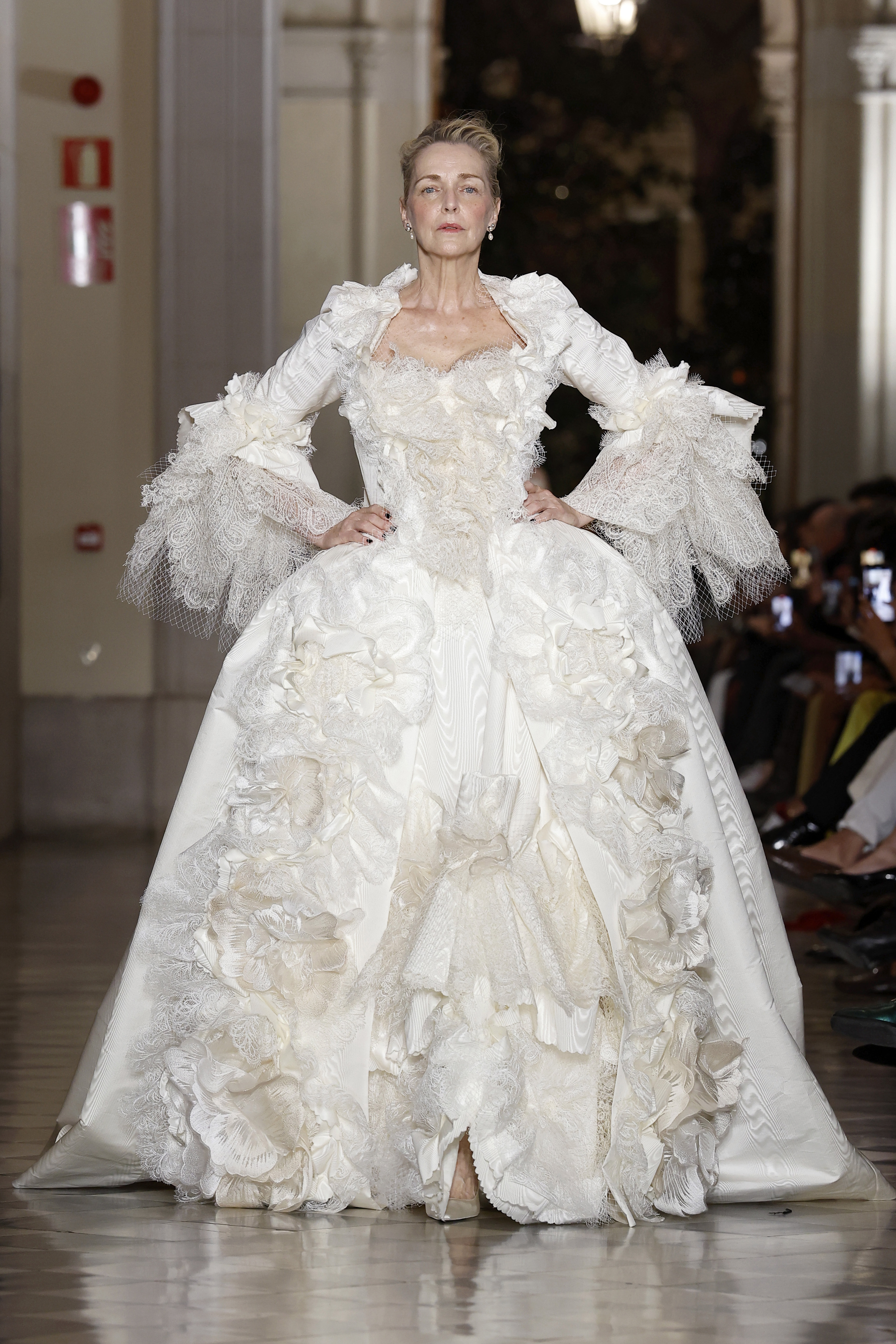 Simonetta Gianfelici na passerelle da Vivienne Westwood em Barcelona