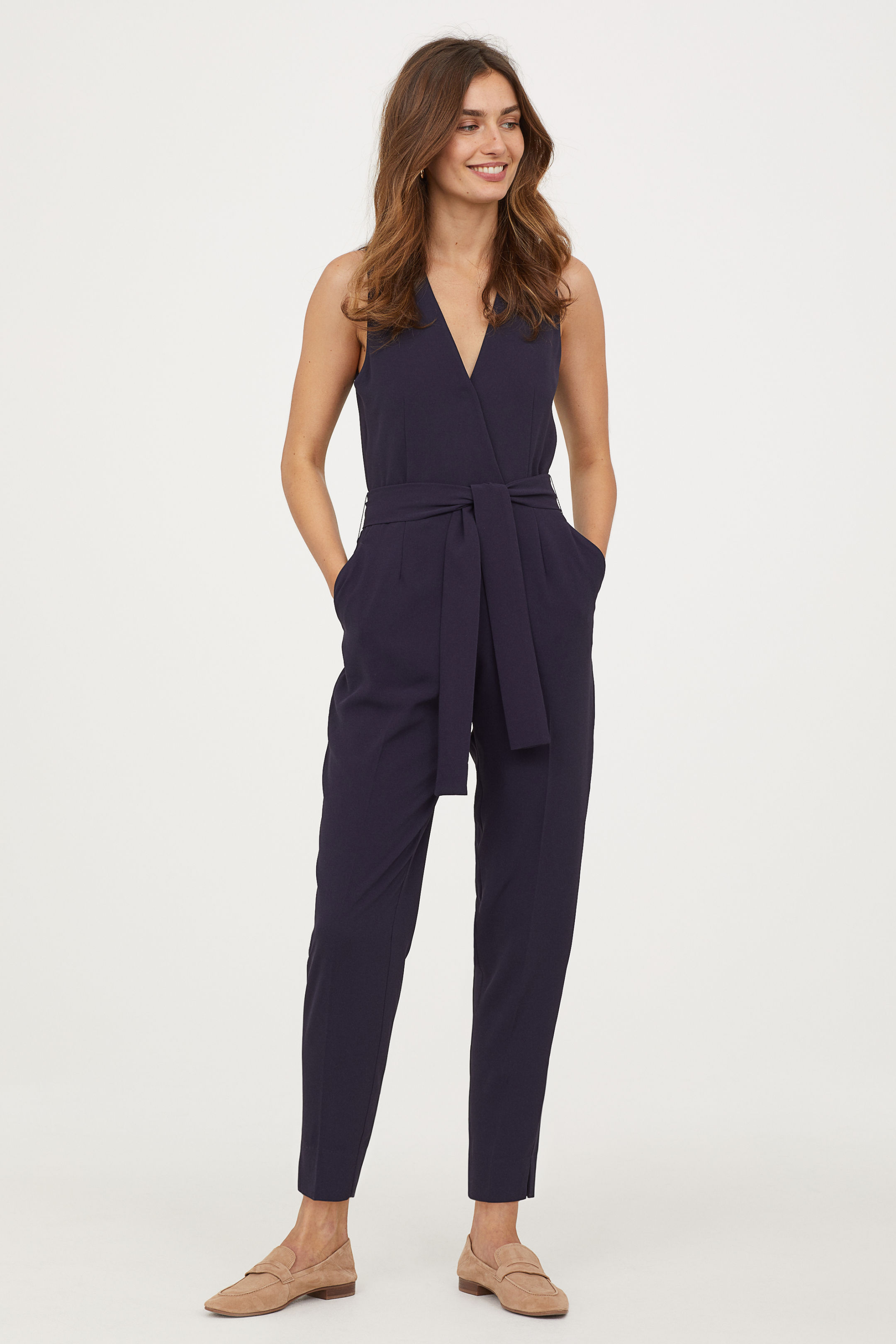 Macacão com decote em V | Créditos: H&M