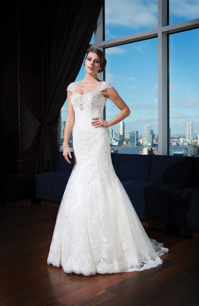 Photo: <a href="http://www.justinalexanderbridal.com/?utm_source=Zankyou&utm_medium=website%20takeover&utm_campaign=Zankyou%20week%20takeover" target="_blank">Justin Alexander</a>