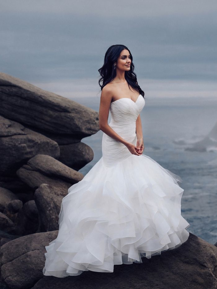 Ariel by Allure Bridals | Style: D260 | Créditos: Disney