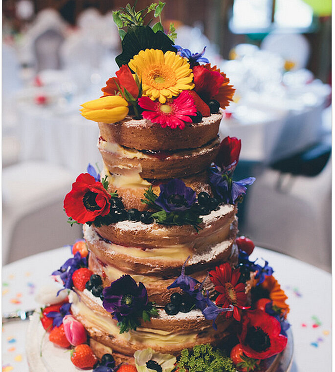 Naked cake decorado con flores y frutas naturales. Foto: We Heart Pictures Naked cake decorado con flores y frutas naturales. Foto: We Heart Pictures