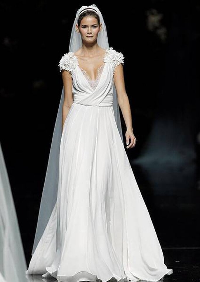 <a href="http://zankyou.9nl.de/nfw4">Peça a sua marcação para provar a nova Colecção Pronovias 2015.</a>