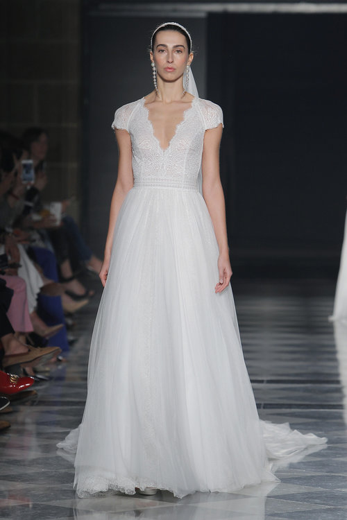 Credits: Barcelona Bridal Fashion Week