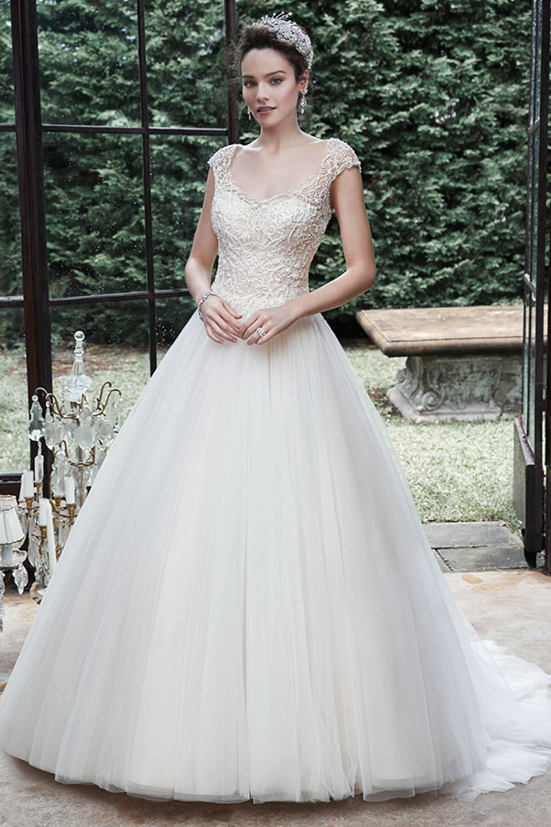 <a href="http://www.maggiesottero.com/dress.aspx?style=5MB713" target="_blank">Maggie Sottero</a>

