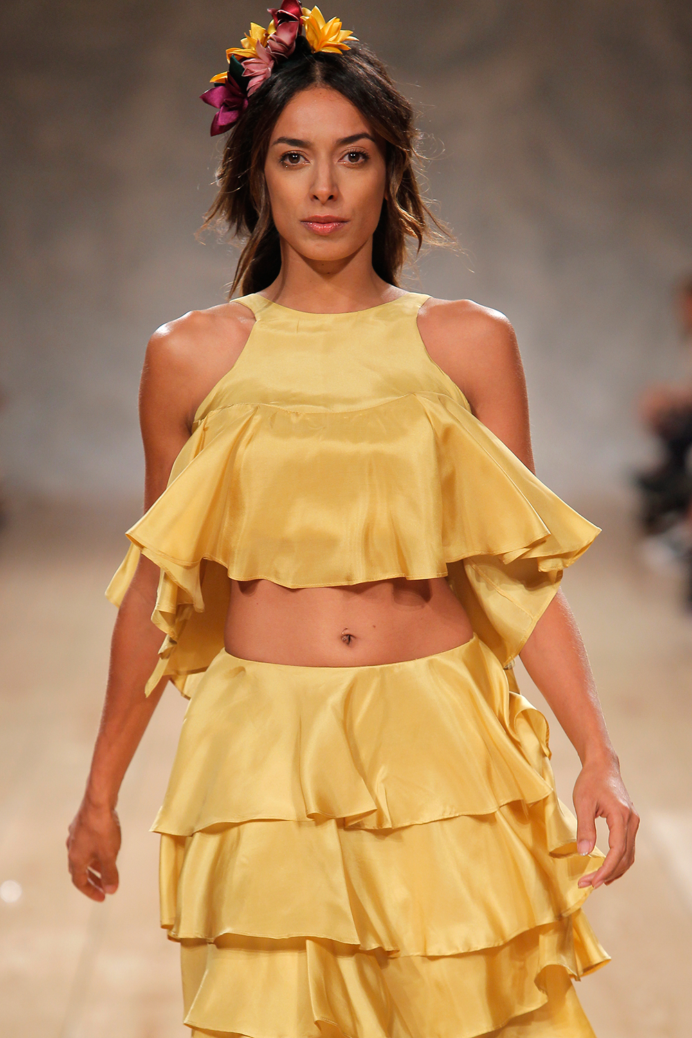 Noua Wong desfilou para a designer Micaela Oliveira