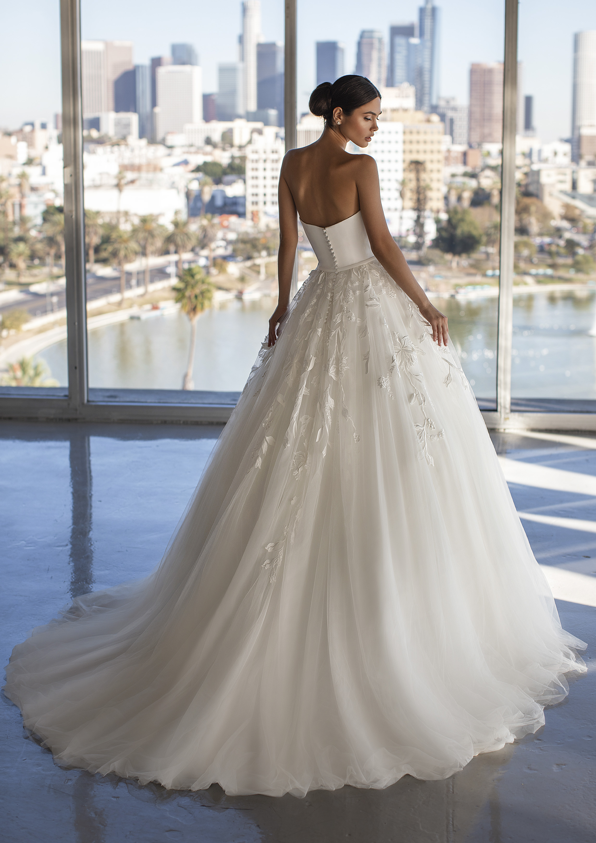 Vestido de noiva modelo Grayson da coleção Pronovias 2021 Cruise Collection