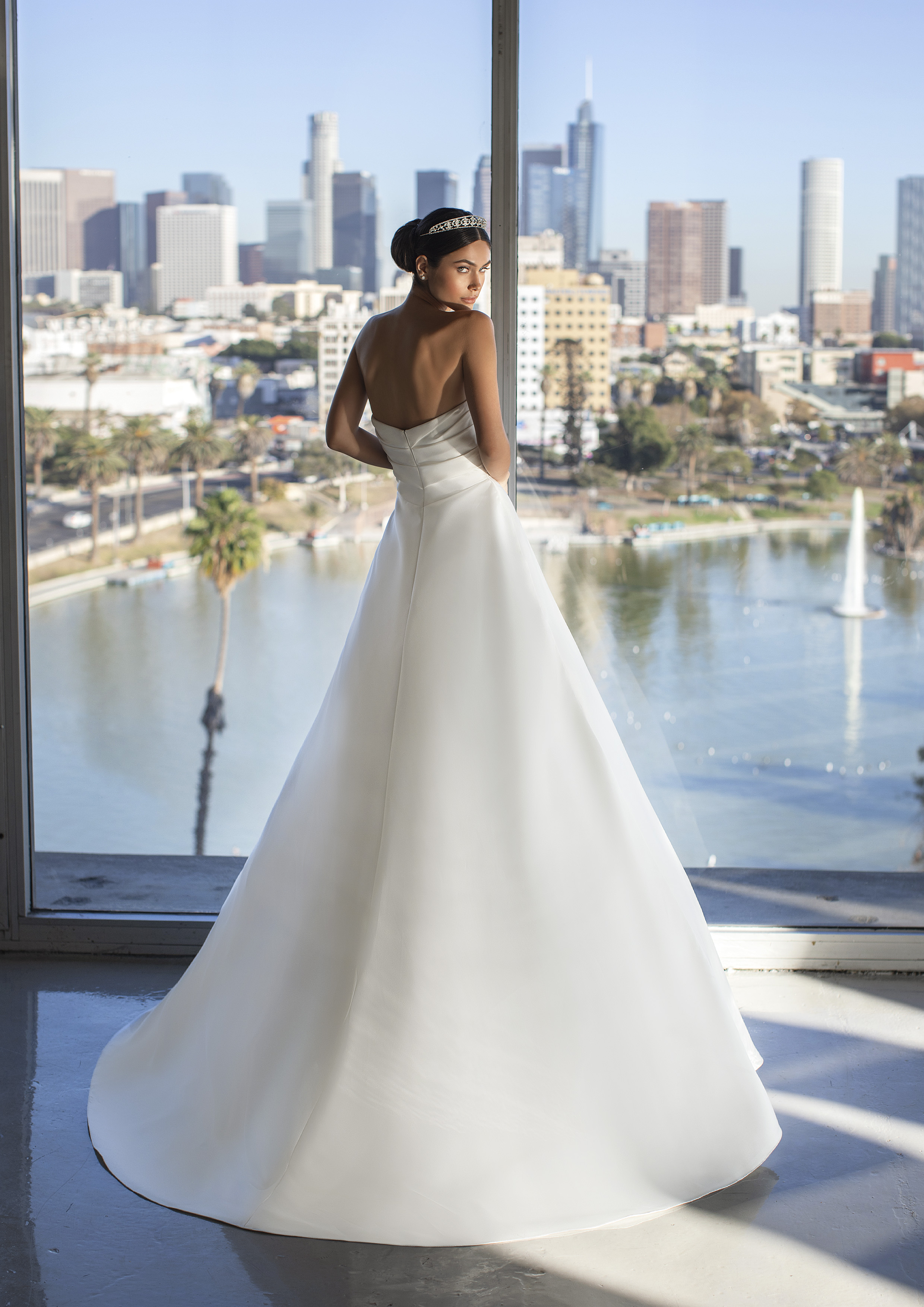 Vestido de noiva modelo Jurado da coleção Pronovias 2021 Cruise Collection
