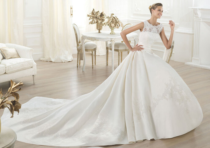 <a href="http://zankyou.9nl.de/nfw4">Peça a sua marcação para provar a nova Colecção 2015 de Pronovias</a>