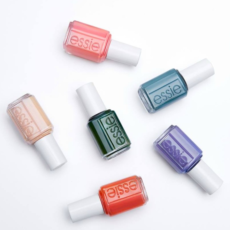 Vernizes por Essie.