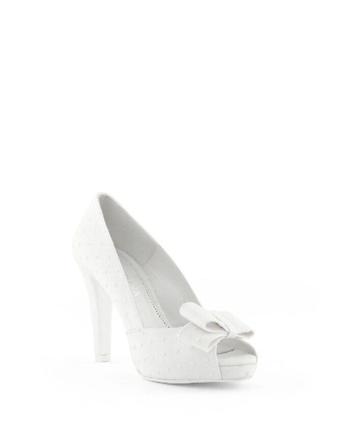 Escolhemos os nossos sapatos de noiva preferidos preferidas da colecção Rosa Clará 2013.
<a href="http://zankyou.9nl.de/k3g6">Descubra a nova colecção 2015 de Rosa Clará</a>