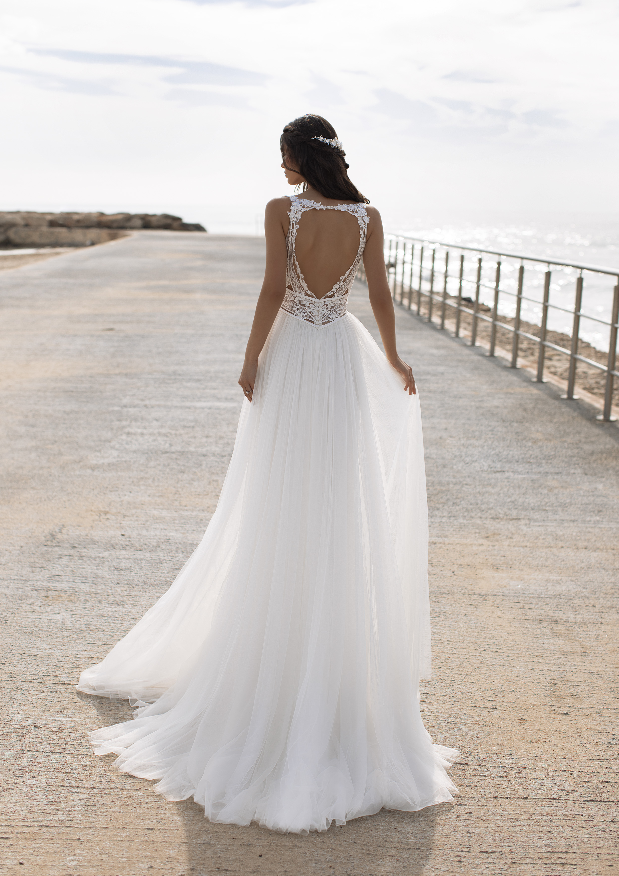 Vestido de noiva modelo Charisse da coleção Pronovias 2021 Cruise Collection