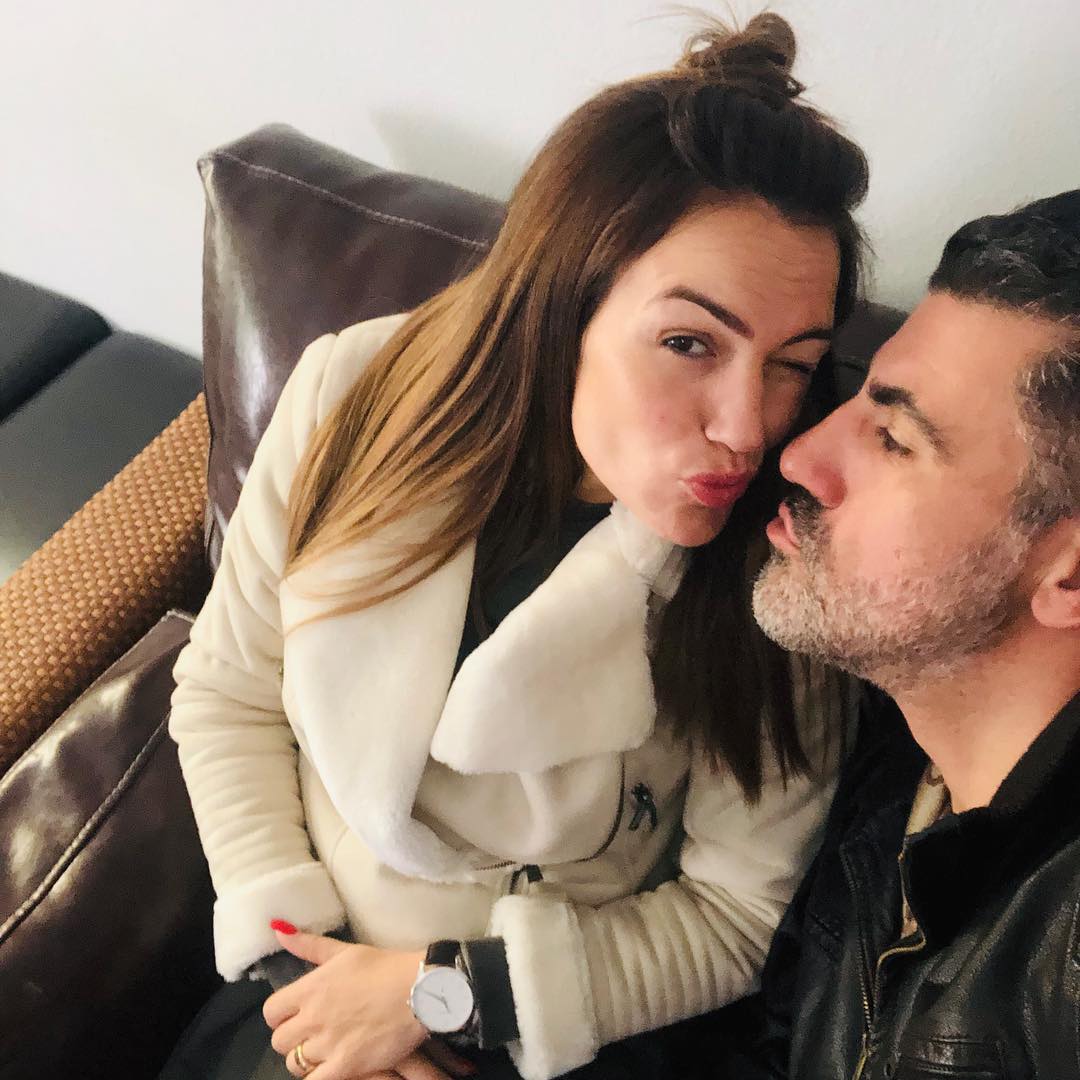 Liliana Aguiar quis deixar uma mensagem ao marido. «Hoje é o teu dia.
Um pai maravilhoso,um amigo,um companheiro.
Não duvides,és o melhor pai do mundo .
Nos amamos te.» | Foto reprodução Instagram @lilianaaguiar13