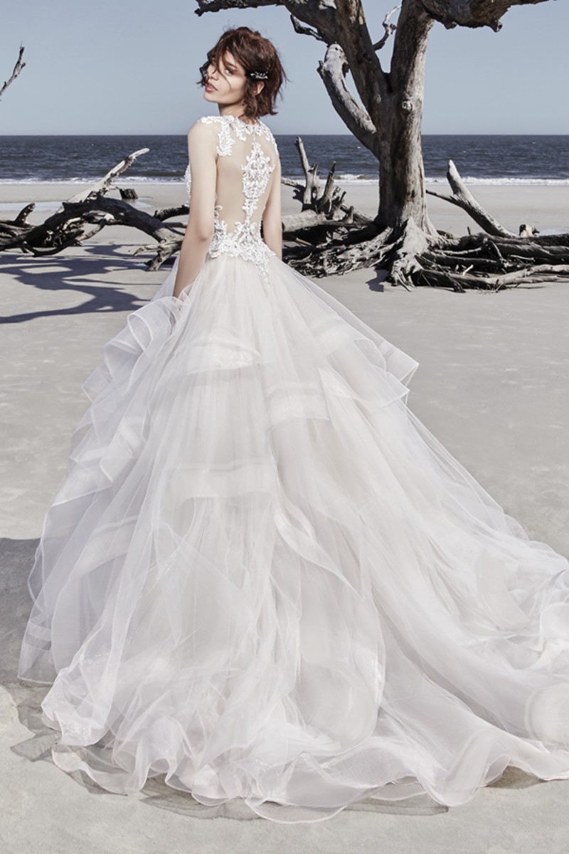 <a href="https://www.maggiesottero.com/sottero-and-midgley/ariya/11516">Maggie Sottero</a>