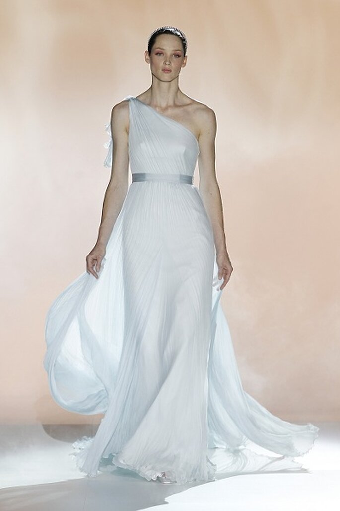 Foto: Ugo Camera / BARCELONA BRIDAL WEEK
<a href="http://zankyou.9nl.de/k3g6">Descubra a nova colecção 2015 de Rosa Clará</a>