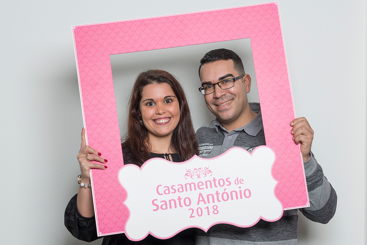 <p><b>Nádia Carapito & Pedro Alves</b><p>Marvila<p>Nádia tem 31 anos e é Assistente Operacional; Pedro tem 29 anos e é Soldador. Vão ter um casamento civil.<p>Sobre o seu relacionamento, dizem que "são cúmplices e parceiros".