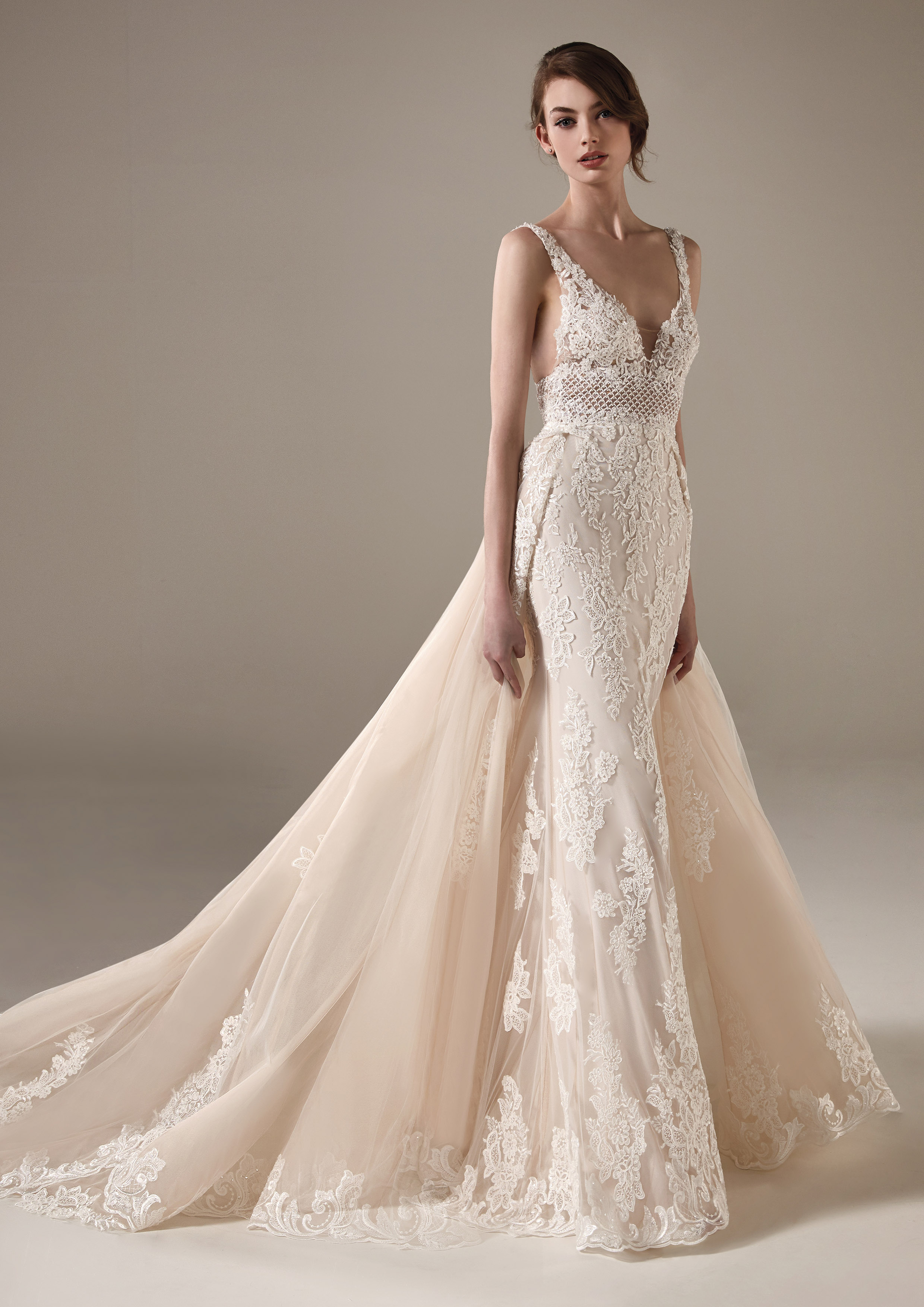 Franca com sobressaia, Pronovias Privee 2020