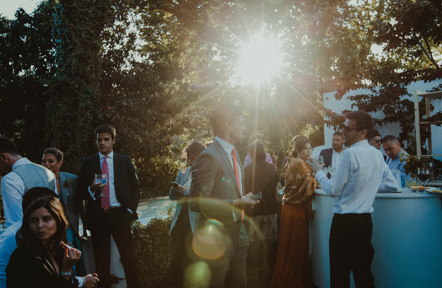 cocktail de casamento: convidados a divertirem-se