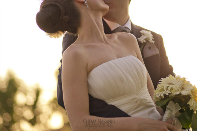 Um detalhe elegante e harmonizador na lapela do noivo: flores! A condizer com o bouquet da noiva, claro. Inspire-se nesta selecção de fotos.