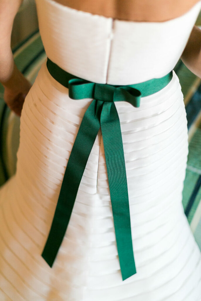<a href="http://www.pronovias.pt/marque-visita/?utm_source=BANNER-ZY-PT&utm_medium=correo+electronico&utm_campaign=Tour-PV-2014-PT" target="_blank"> Pronovias - foto de The Knot Wedding Photography </a>
