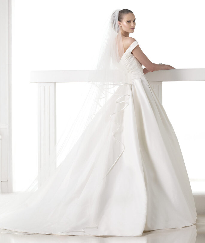 <a href="http://zankyou.9nl.de/n3ig" target="_blank"> Faça a sua marcação para experimentar este vestido! </a>