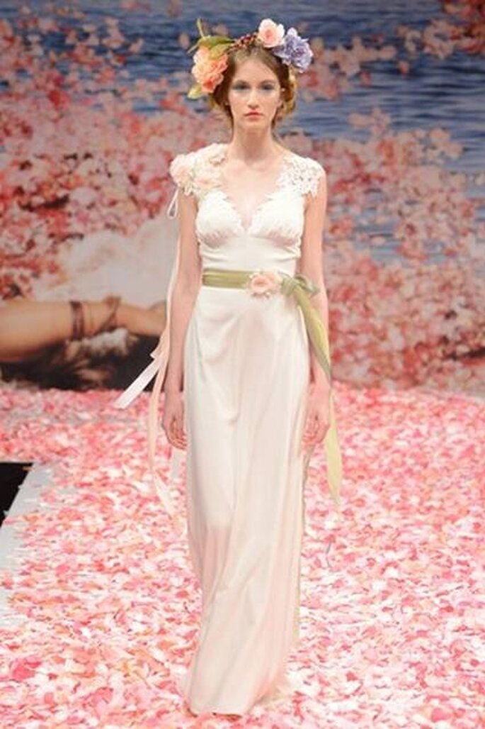 São como fadas num jardim encantado, as noivas by Claire Pettibone. A colecção Outono 2013 traz-nos mais vestidos de noiva delicados e aquele vintage appeal tão característico da estilista.