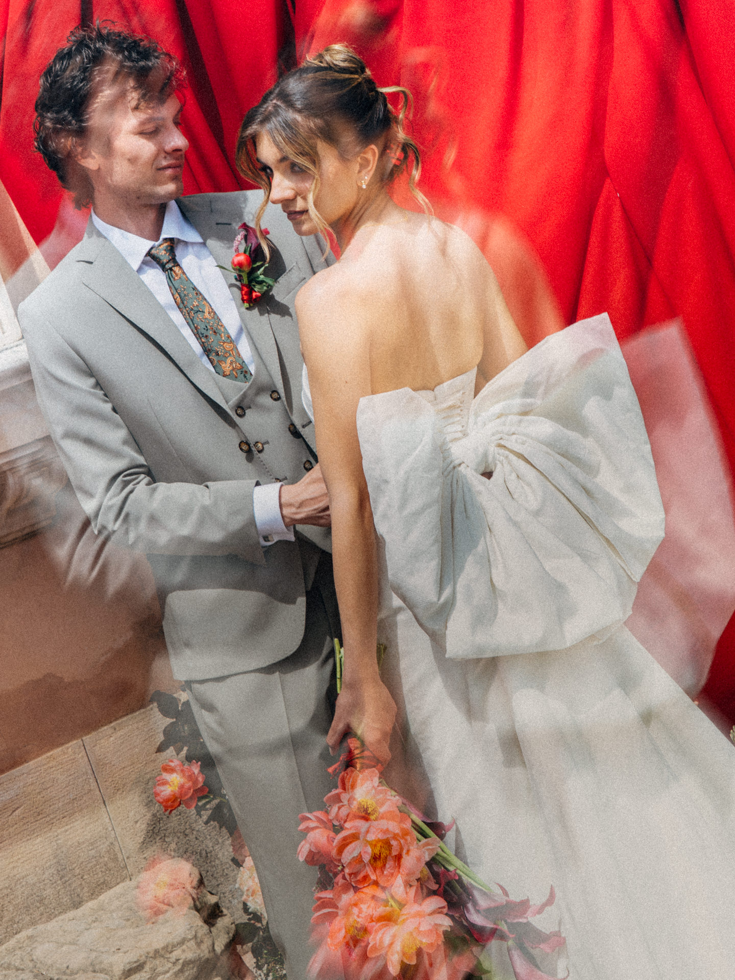 Foto: Detail Wedding Photography - Vestido de Noiva: Bitar Atelier, Fato Noivo: CAVEMEN