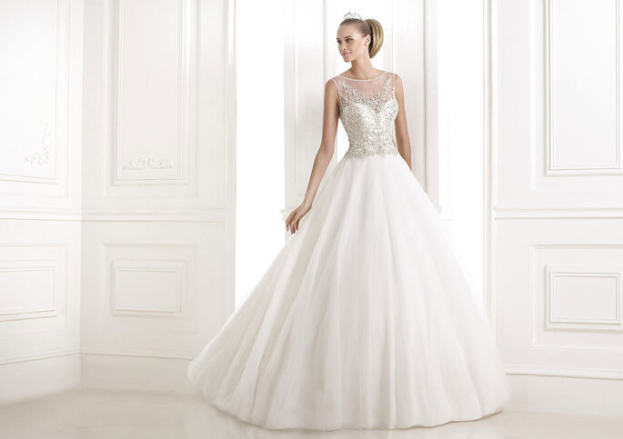 <a href="http://zankyou.9nl.de/n3ig" target="_blank"> Faça a sua marcação para experimentar este vestido! </a>