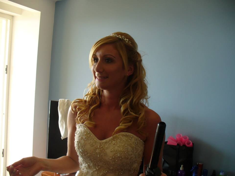 <a href="https://www.zankyou.pt/f/talking-heads-hair-salon-525167" target="_blank"> Talking Heads Hair Salon </a>