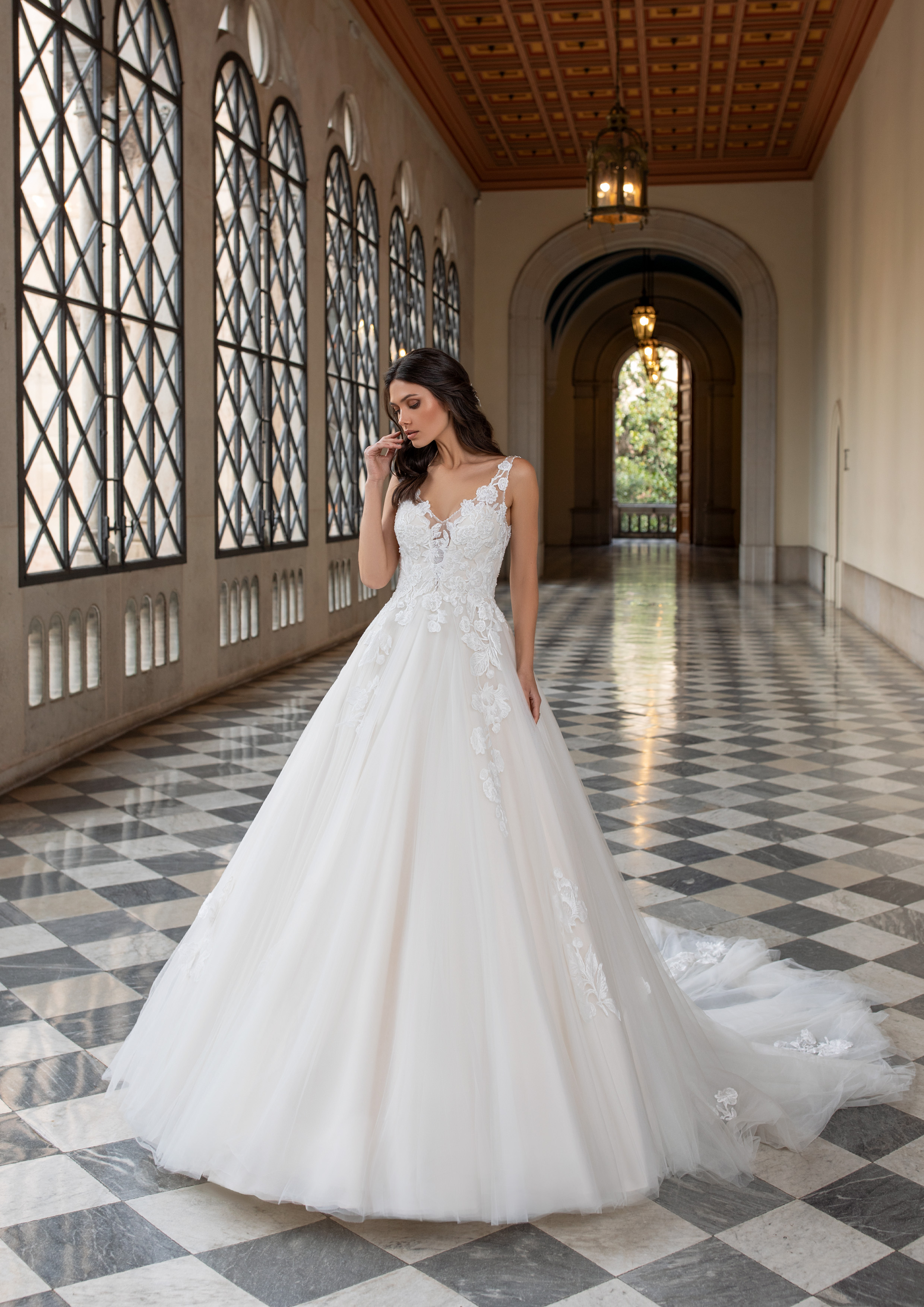 Vestido de noiva modelo Holm da coleção Pronovias 2021 Cruise Collection