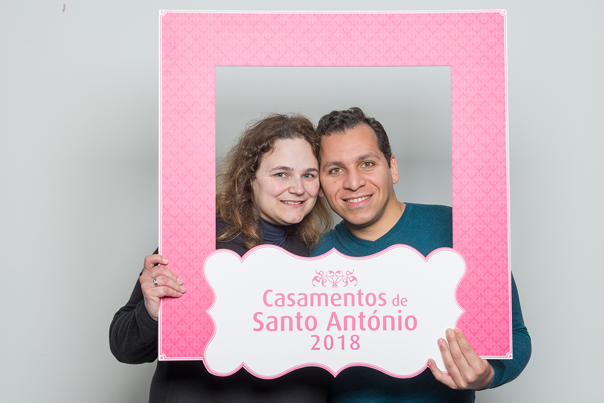 <p><b>Carla Ferreira & Wilson Melim</b><p>Marvila<p>A Carla tem 36 anos e é Esteticista; o Wilson tem 29 anos e é Docente Universitário. Vão ter um casamento civil.<p>Sobre o seu relacionamento dizem que "a união faz a força"