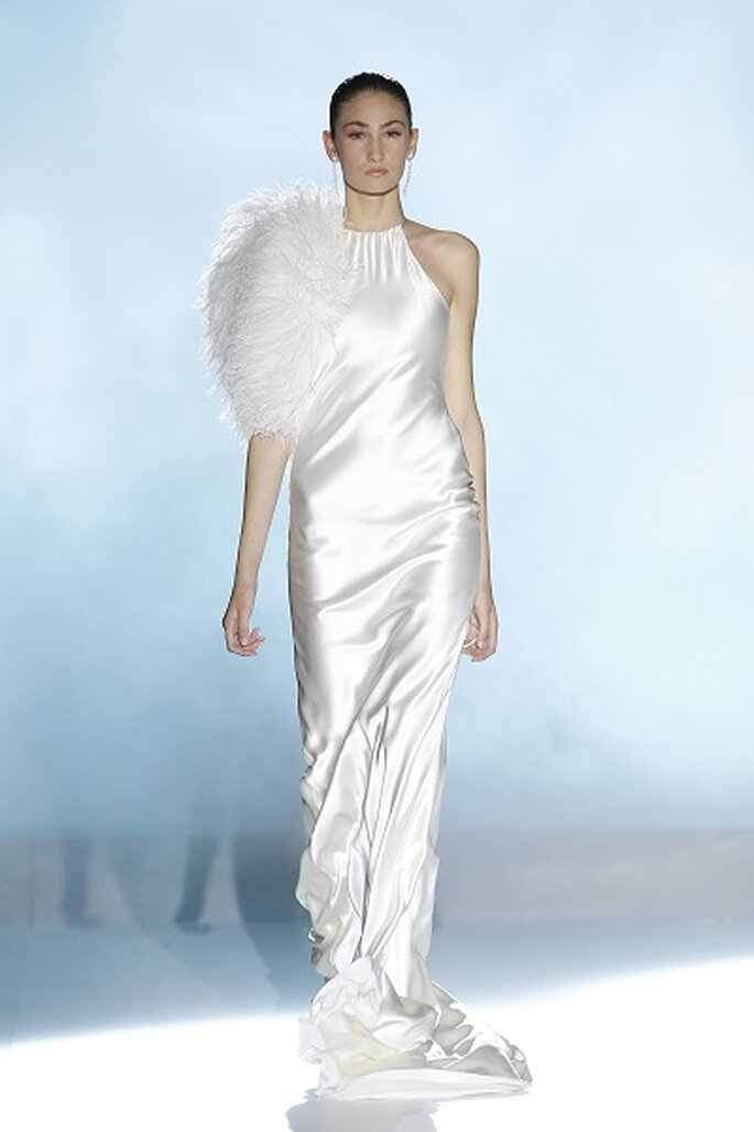 Foto: Ugo Camera / BARCELONA BRIDAL WEEK
<a href="http://zankyou.9nl.de/k3g6">Descubra a nova colecção 2015 de Rosa Clará</a>