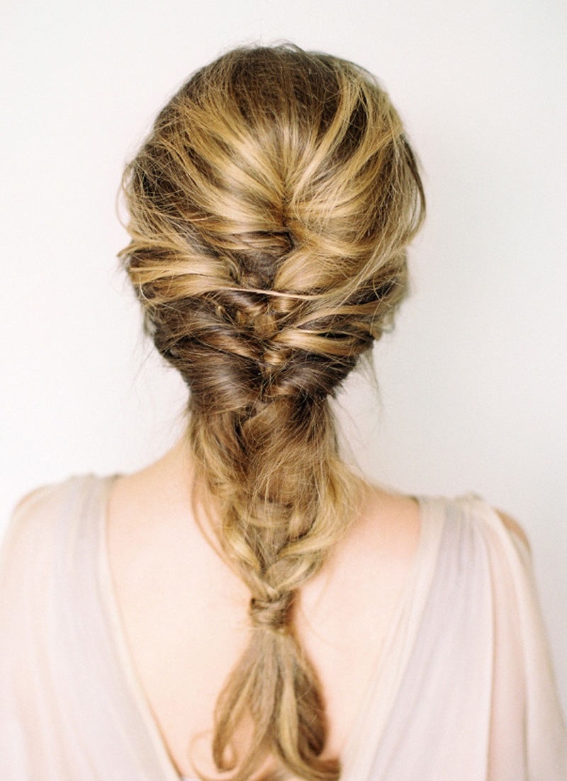 Penteado de noiva com trança.