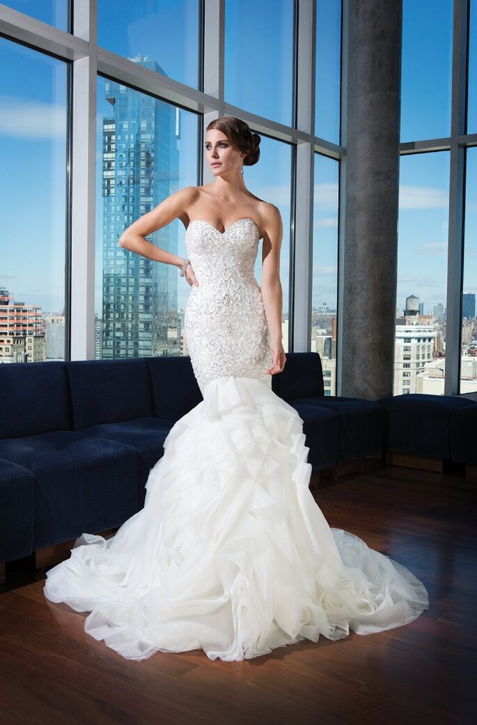 Photo: <a href="http://www.justinalexanderbridal.com/?utm_source=Zankyou&utm_medium=website%20takeover&utm_campaign=Zankyou%20week%20takeover" target="_blank">Justin Alexander</a>