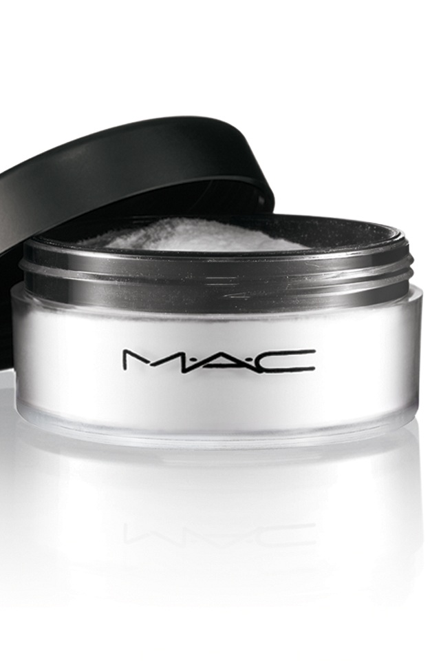 Pó Prep Prime de Mac. Fixa a maquilhagem e faz desaparecer os brilhos