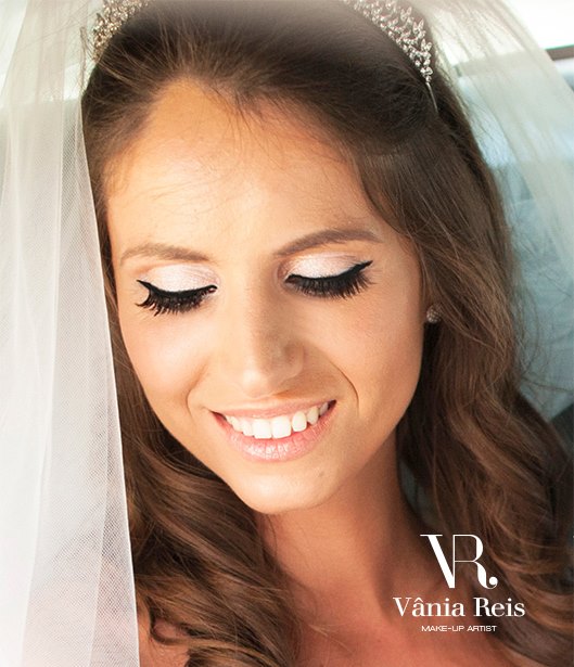 Vania Reis Make Up Artist
