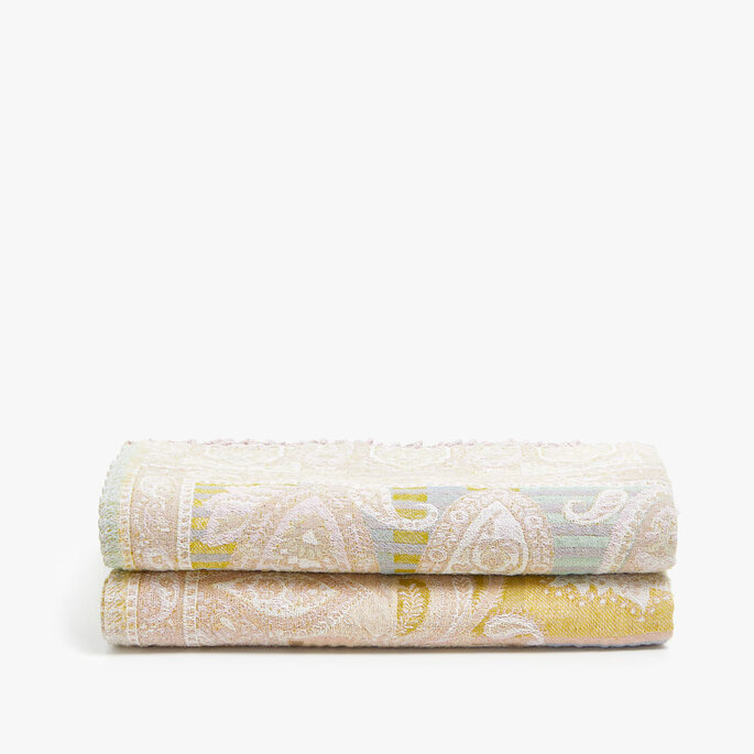 Toalha Jacquard de cores. Credits: Zara Home